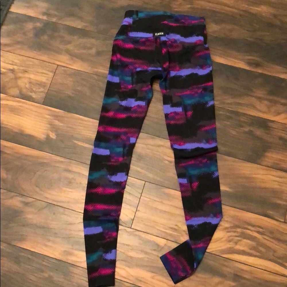 K deer leggings. Size medium. Hardly worn.